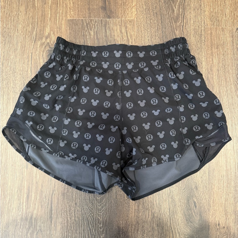 Disney x Lululemon Hotty Hot high-rise 4”